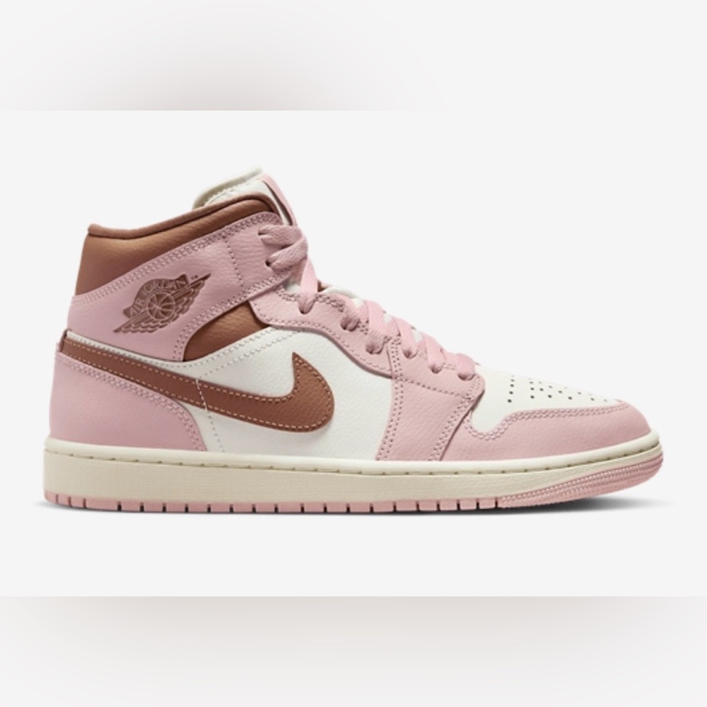 🍀Women’s AJ 1 mid